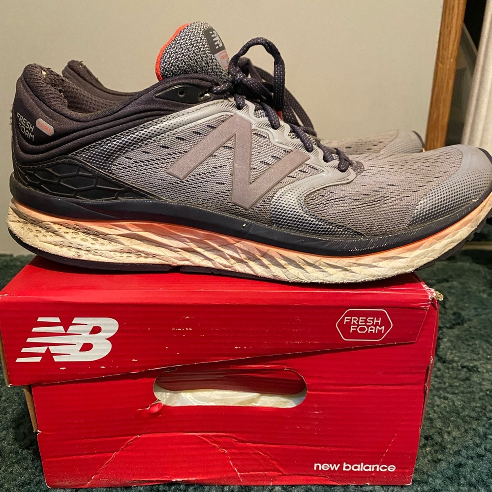 New Balance 1080 - Picture 1 of 9